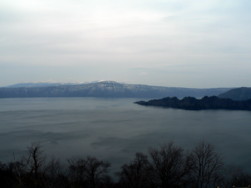 発荷峠展望台から十和田湖を望む